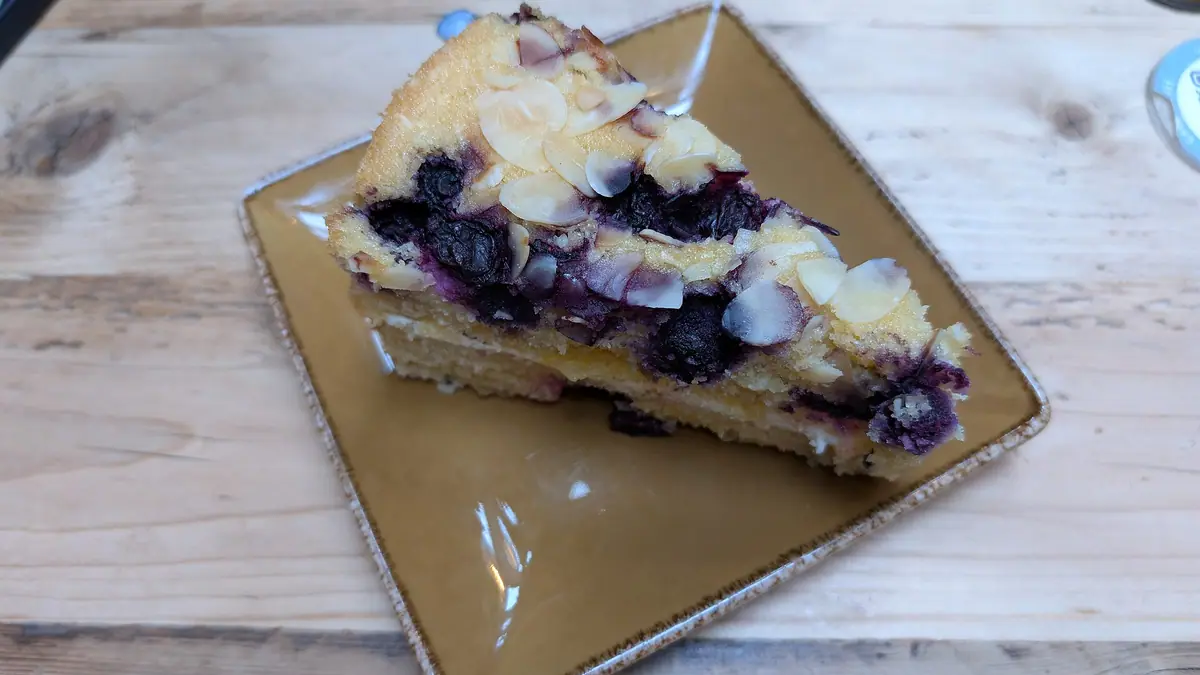 Blossom & Bee Vegan Bakehouse – vegan bakery in Alphington, Exeter